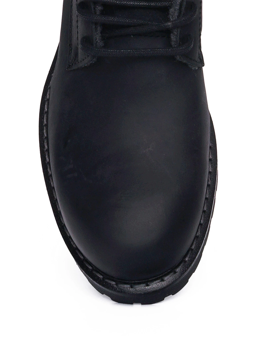 Черные кожаные ботинки